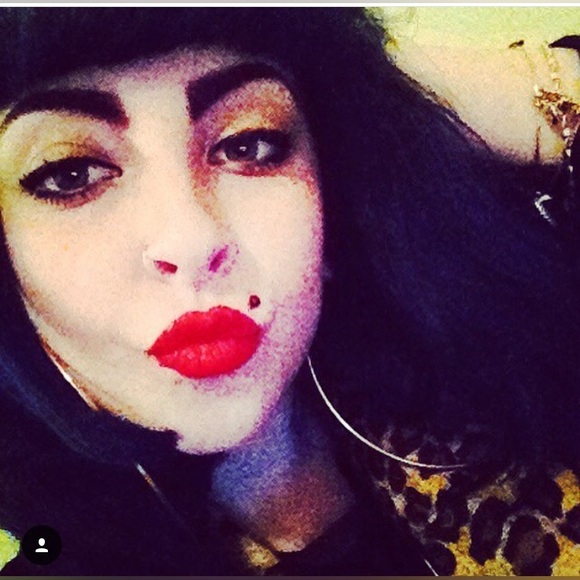 Meet your Posher, Lisa - Picture 13 of 15